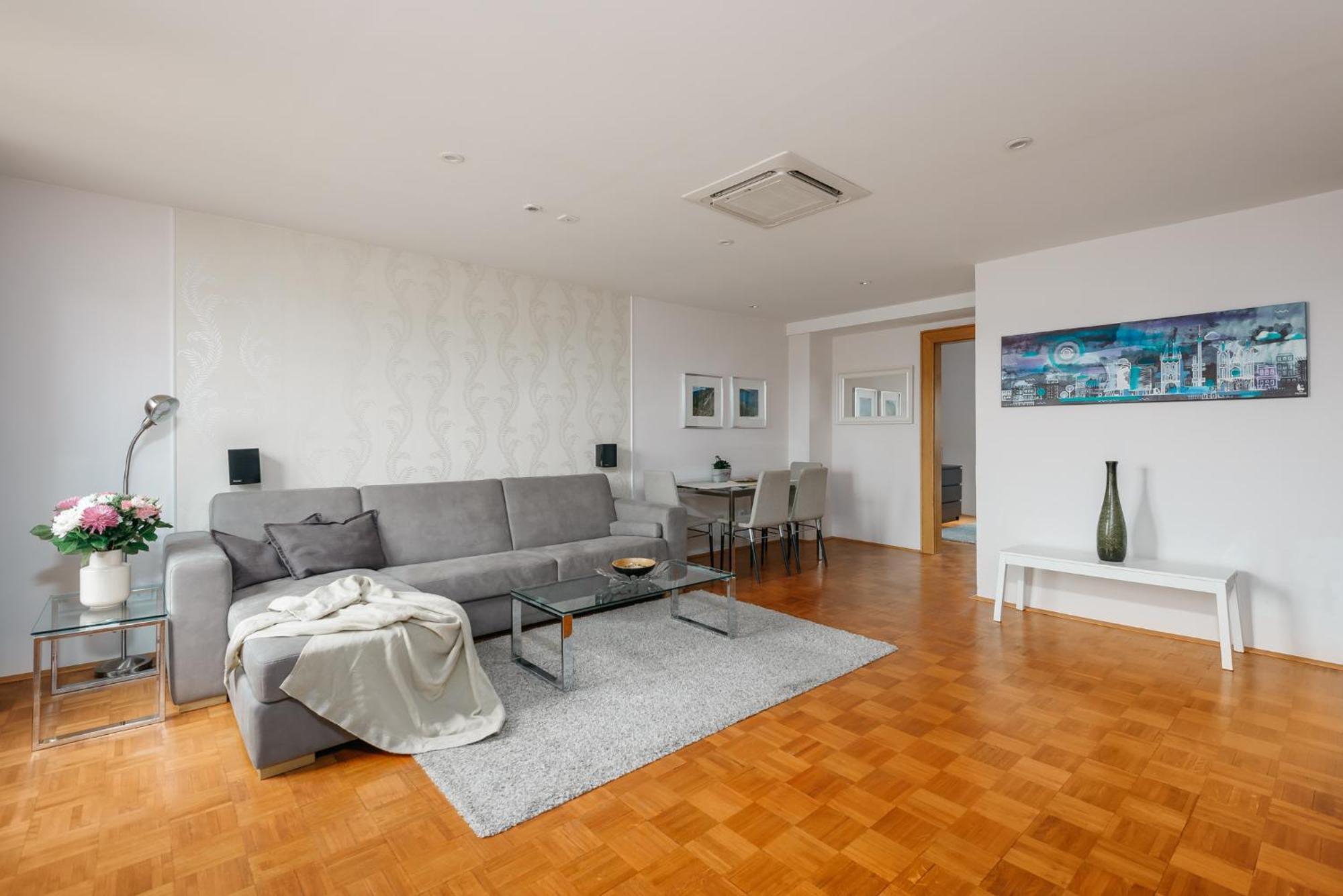 Roy 2 Bdr Apartment With Prague Castle View, Parking & Ac Exterior foto