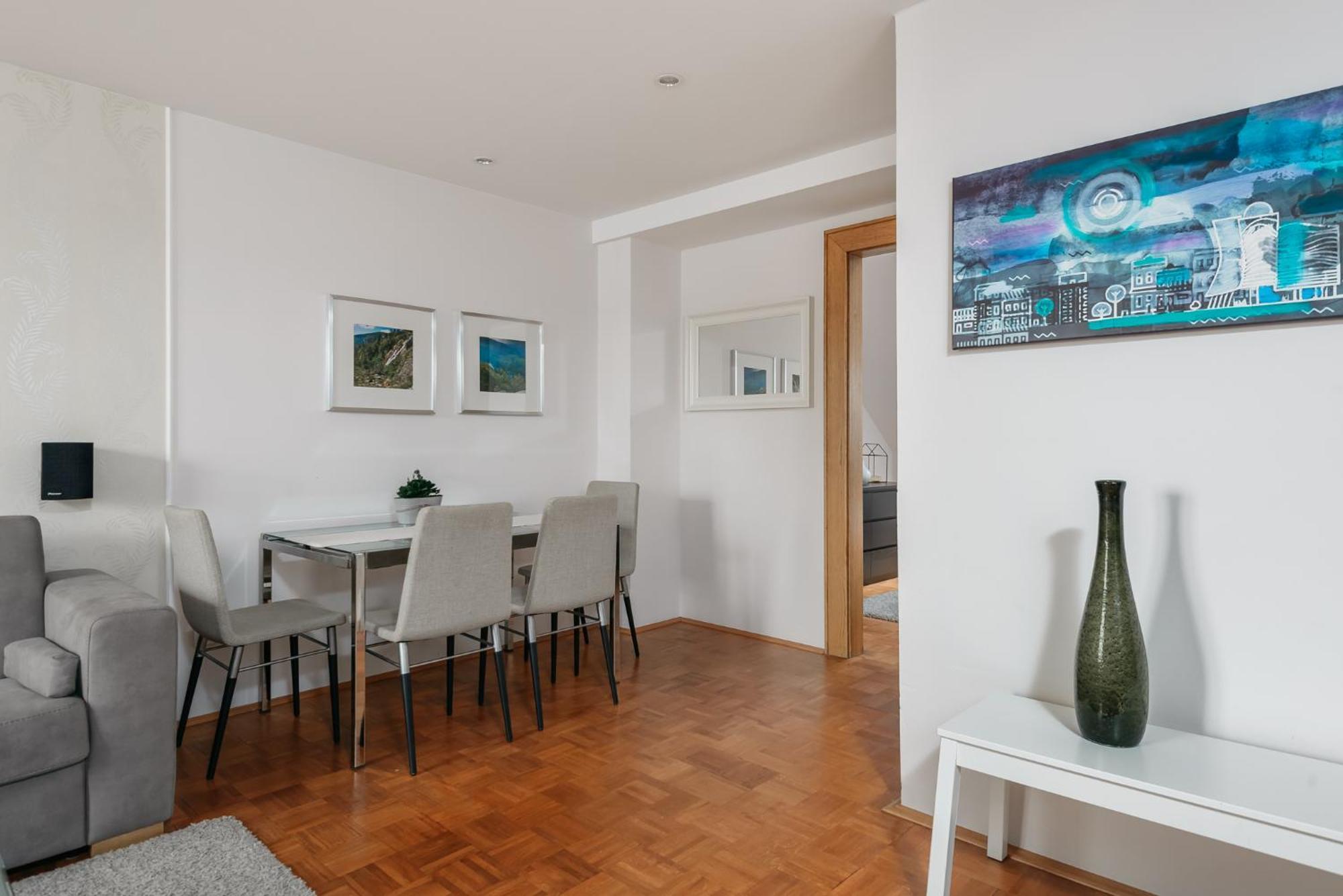 Roy 2 Bdr Apartment With Prague Castle View, Parking & Ac Exterior foto