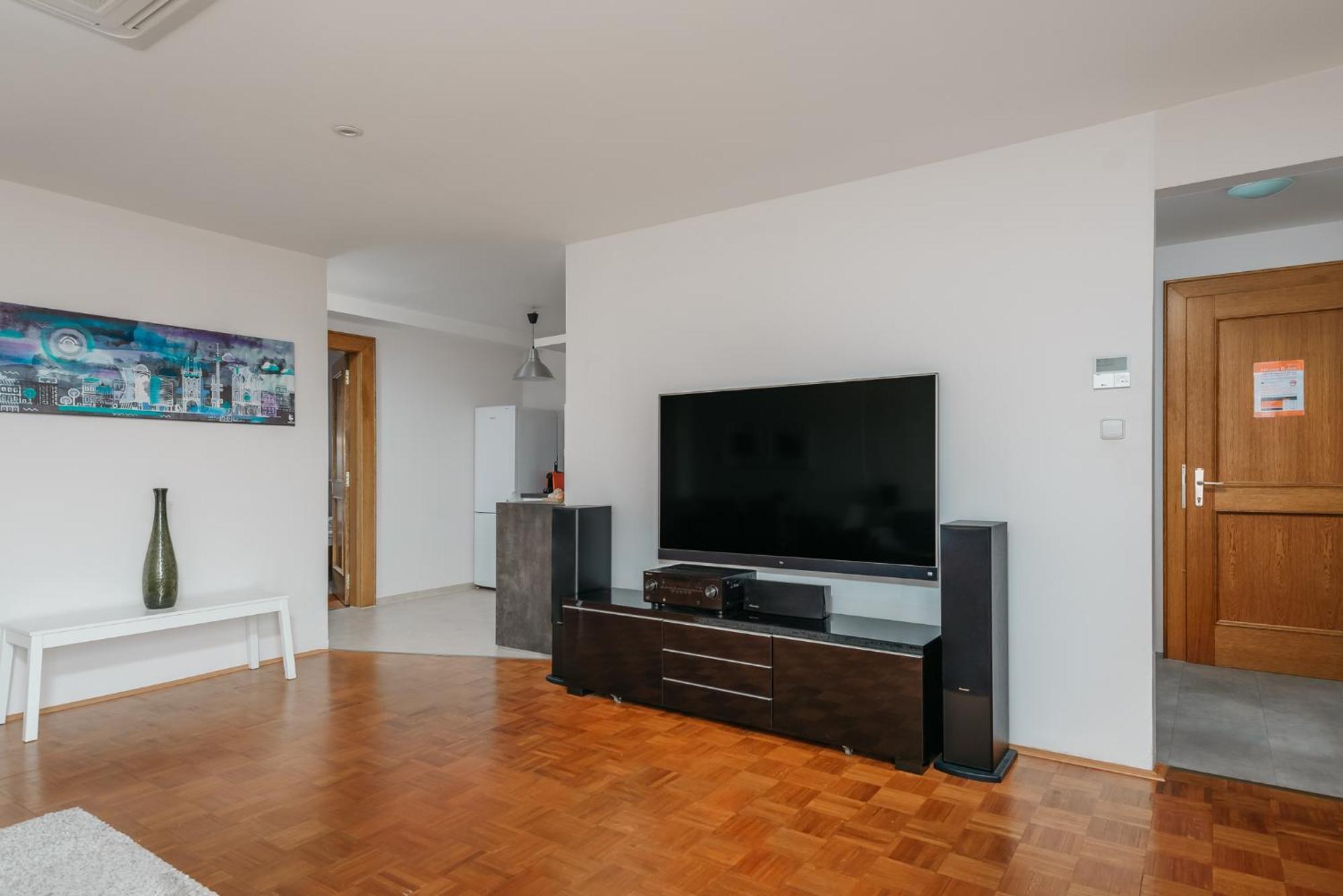 Roy 2 Bdr Apartment With Prague Castle View, Parking & Ac Exterior foto