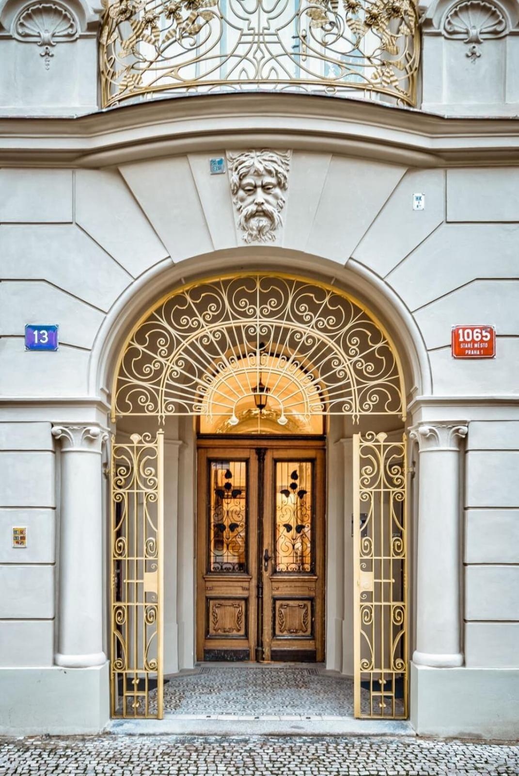 Roy 2 Bdr Apartment With Prague Castle View, Parking & Ac Exterior foto