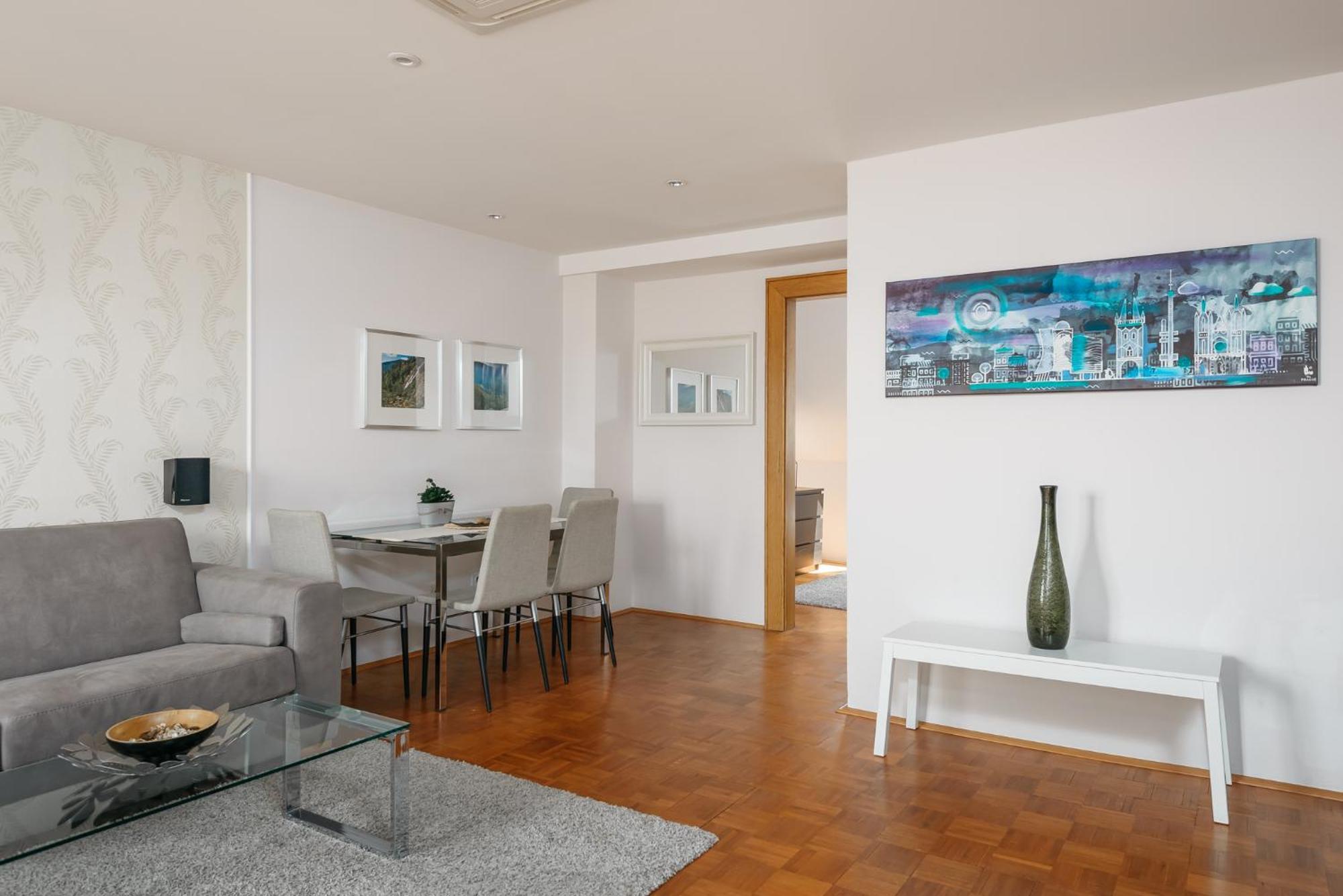 Roy 2 Bdr Apartment With Prague Castle View, Parking & Ac Exterior foto