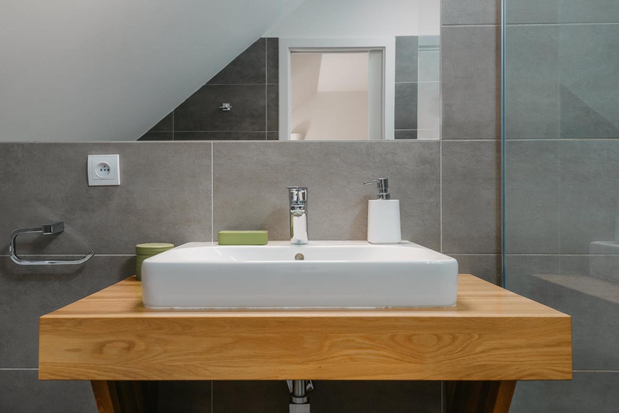 Roy 2 Bdr Apartment With Prague Castle View, Parking & Ac Exterior foto
