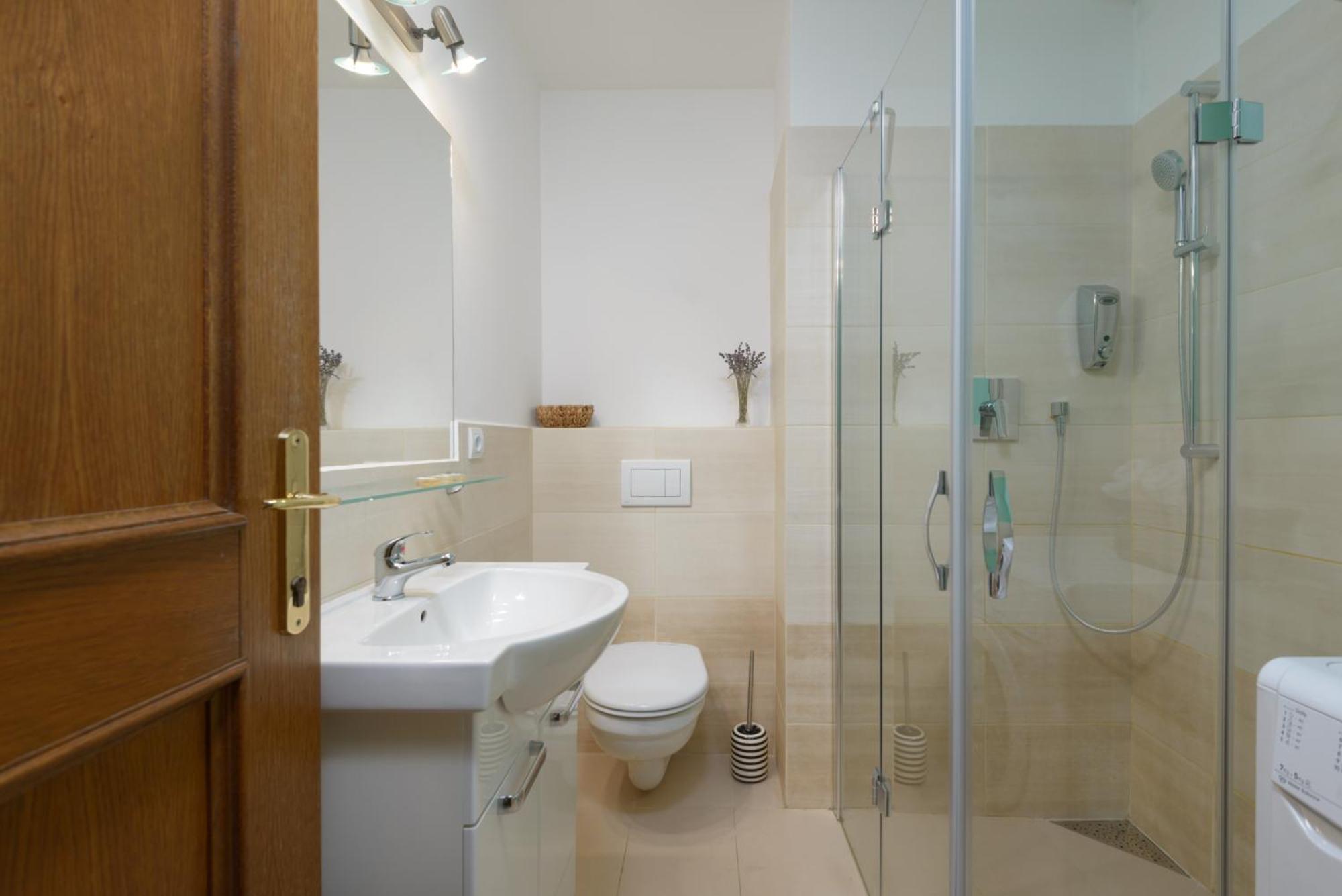 Roy 2 Bdr Apartment With Prague Castle View, Parking & Ac Exterior foto