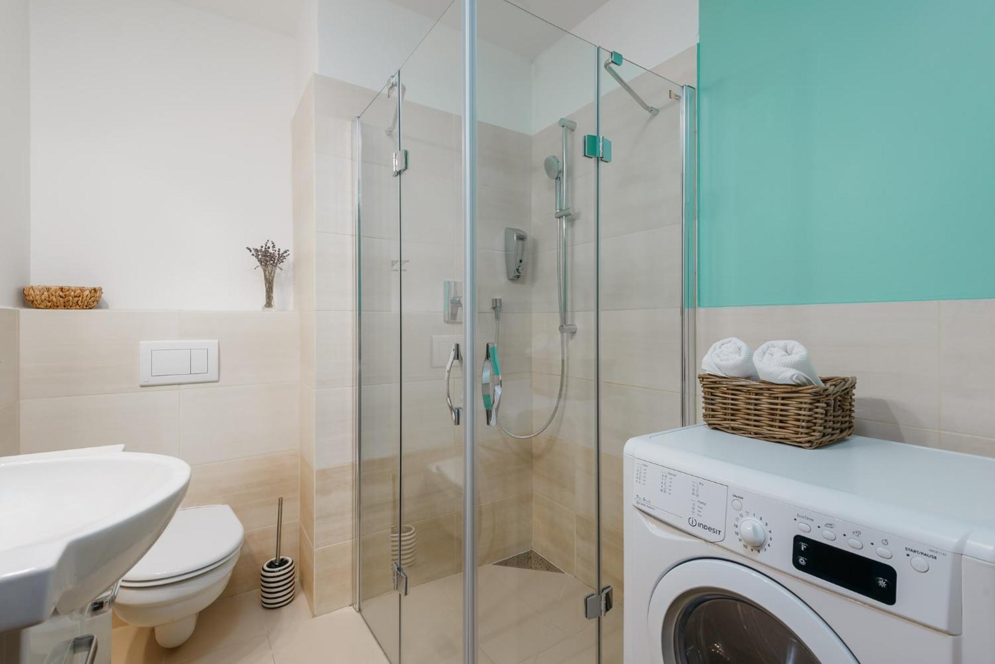 Roy 2 Bdr Apartment With Prague Castle View, Parking & Ac Exterior foto