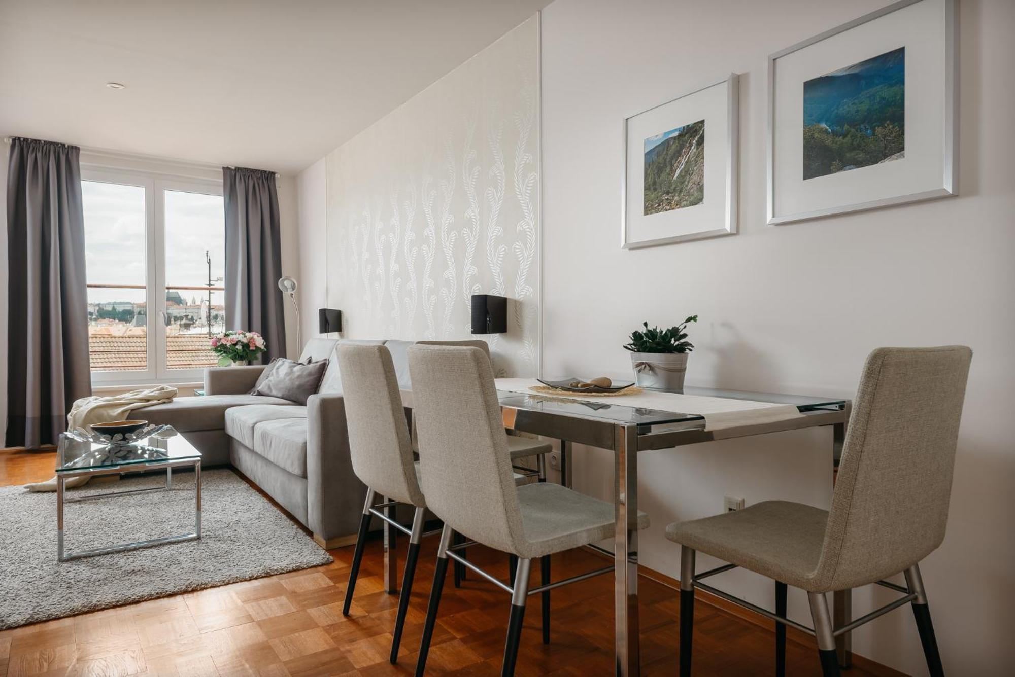 Roy 2 Bdr Apartment With Prague Castle View, Parking & Ac Exterior foto
